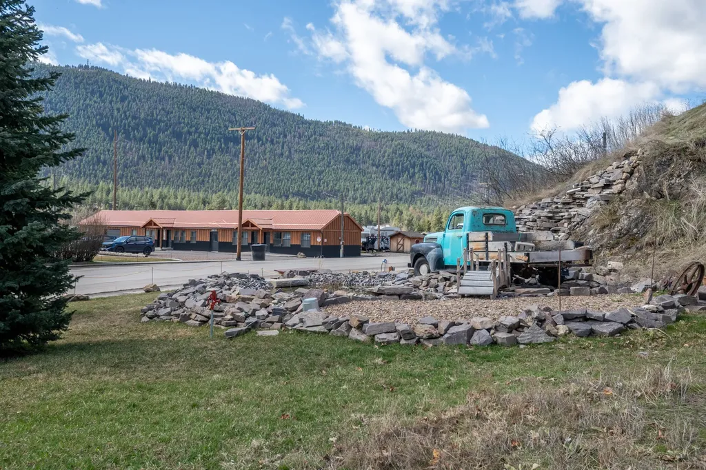 84 Mullan Road W Superior MT 59872
