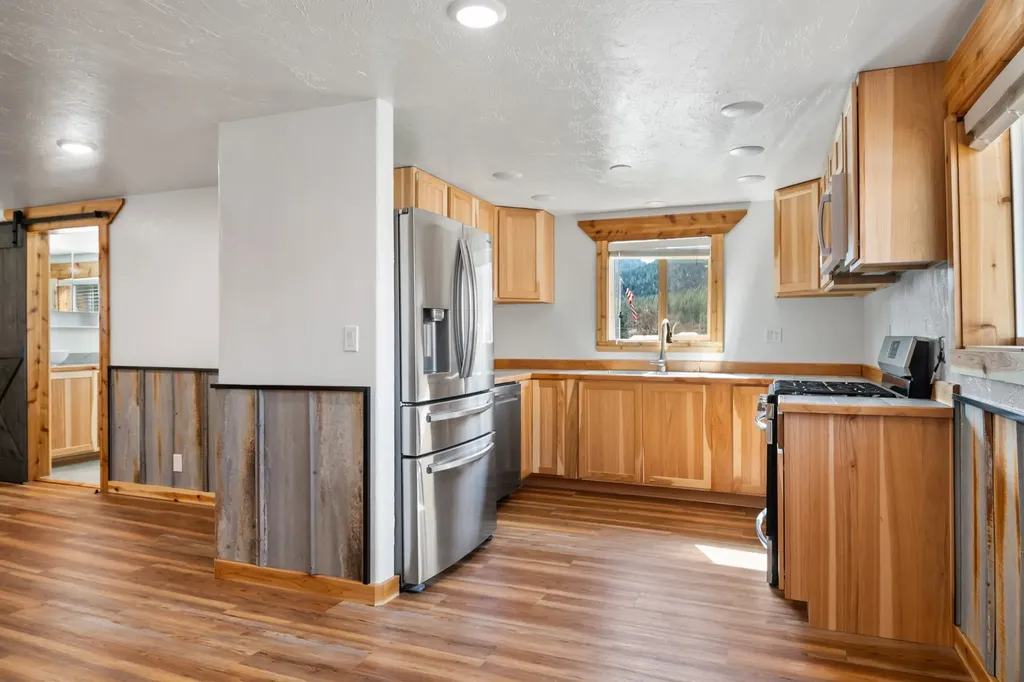 84 Mullan Road W Superior MT 59872