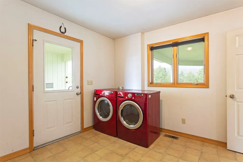 3420 Wright Way Darby MT 59829
