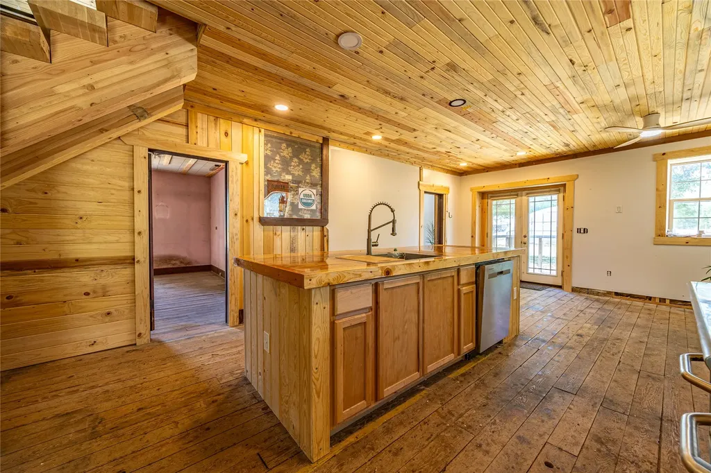 153 Dutch Hill Road Hamilton MT 59840