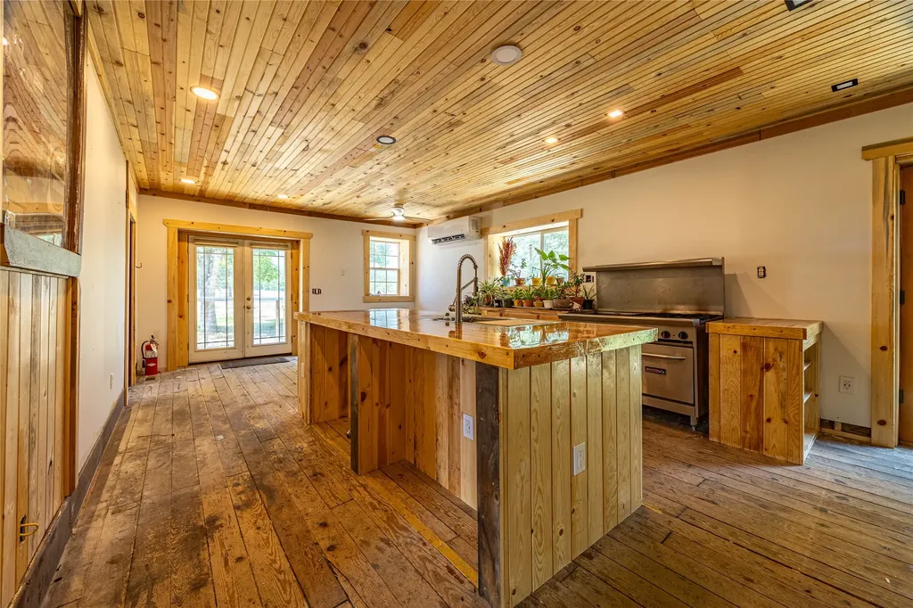 153 Dutch Hill Road Hamilton MT 59840