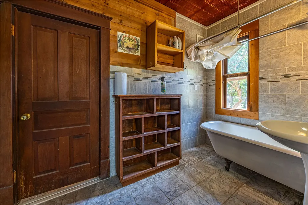153 Dutch Hill Road Hamilton MT 59840