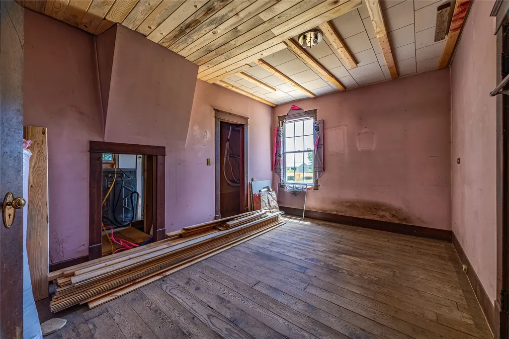 153 Dutch Hill Road Hamilton MT 59840