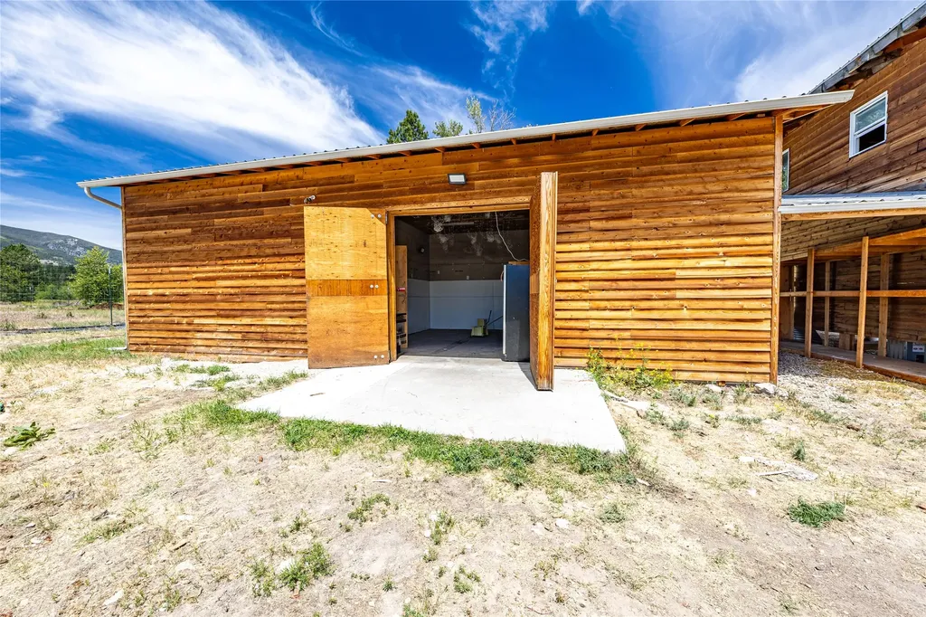 153 Dutch Hill Road Hamilton MT 59840