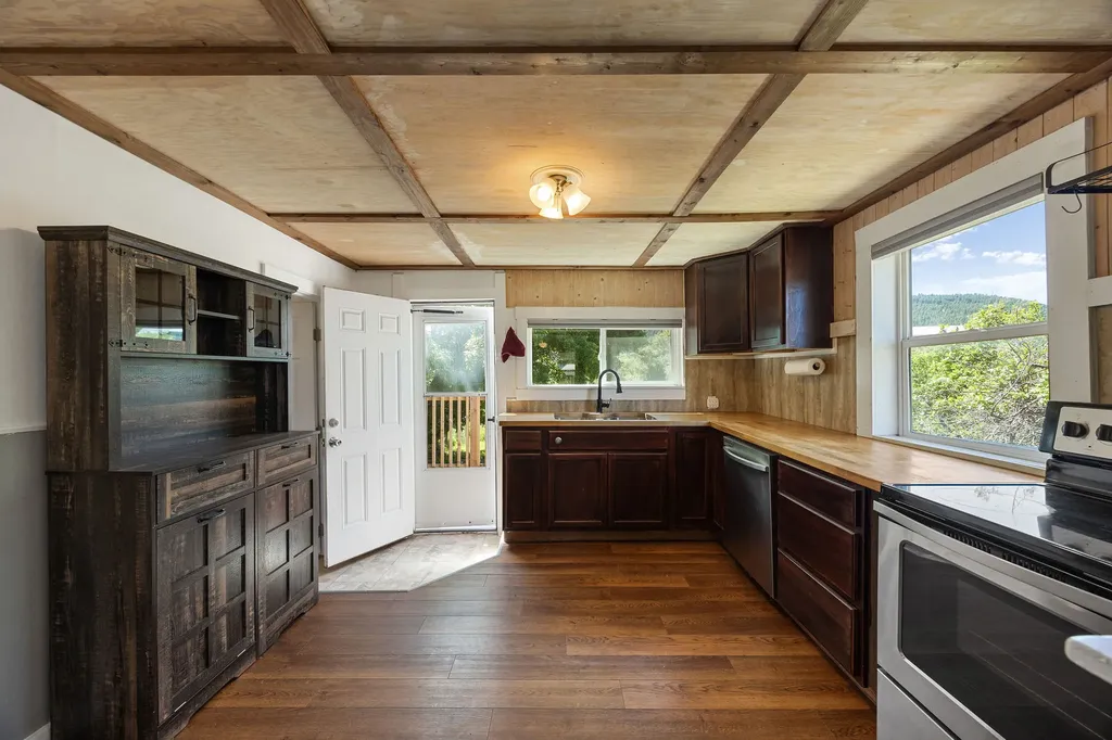 1332 7th Street W Kalispell MT 59901