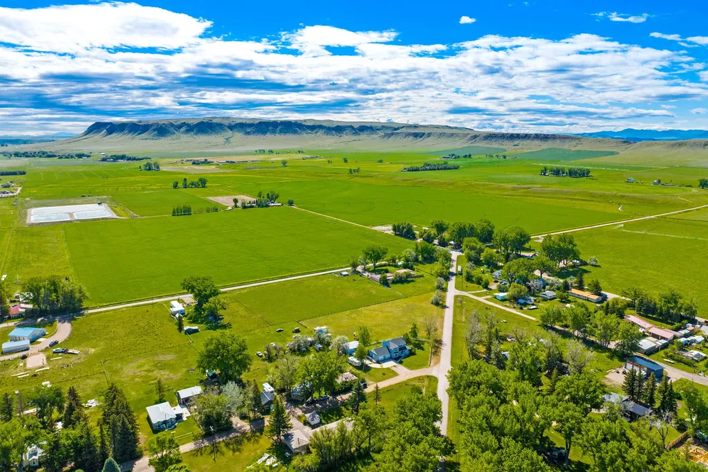 115 Sequist Street Simms MT 59477