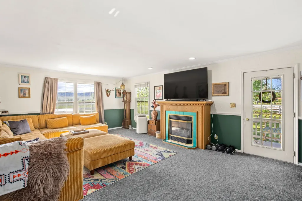 115 Sequist Street Simms MT 59477