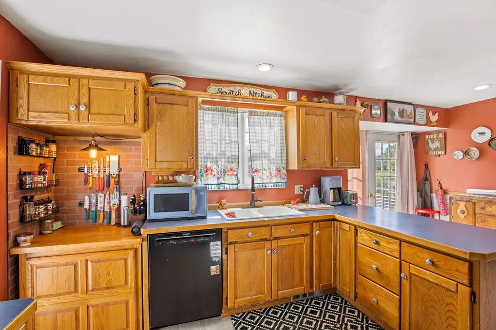 115 Sequist Street Simms MT 59477