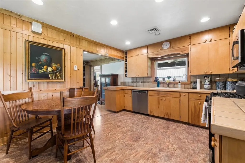 1685 Mt Highway 206 Columbia Falls MT 59912