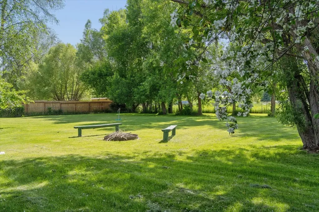 1685 Mt Highway 206 Columbia Falls MT 59912