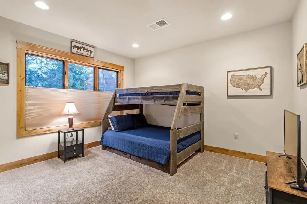 105 Oliver Lane Bigfork MT 59911
