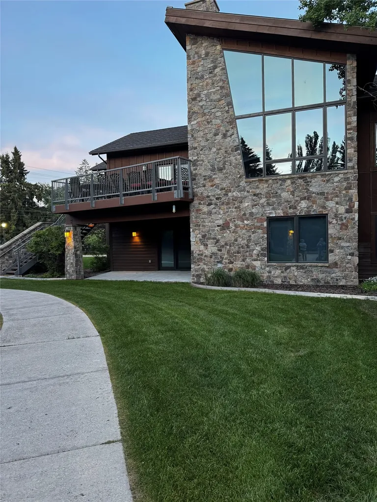 105 Oliver Lane Bigfork MT 59911