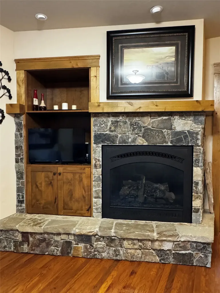 105 Oliver Lane Bigfork MT 59911