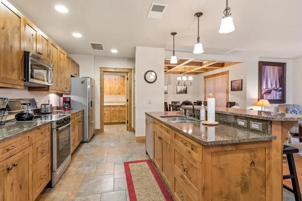 105 Oliver Lane Bigfork MT 59911