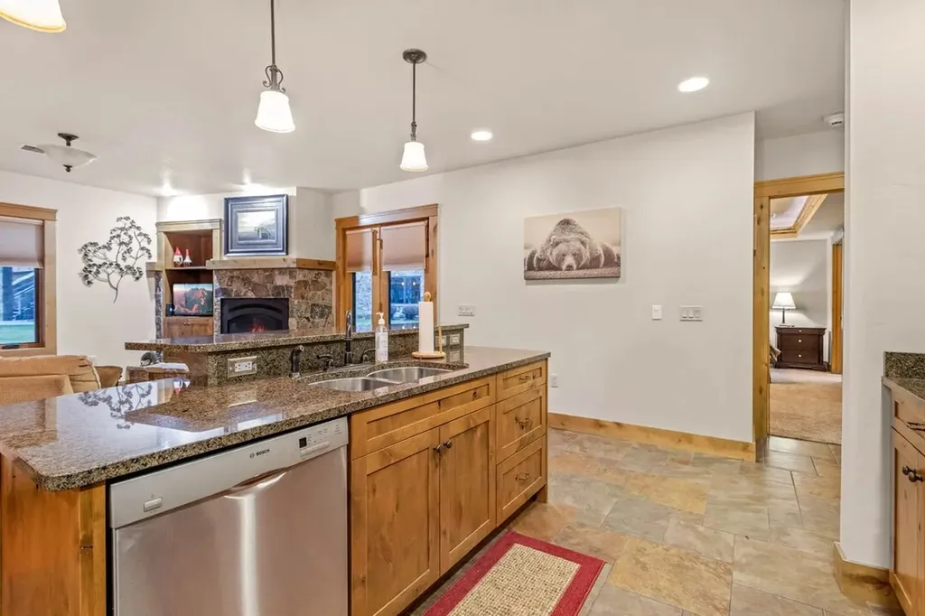 105 Oliver Lane Bigfork MT 59911