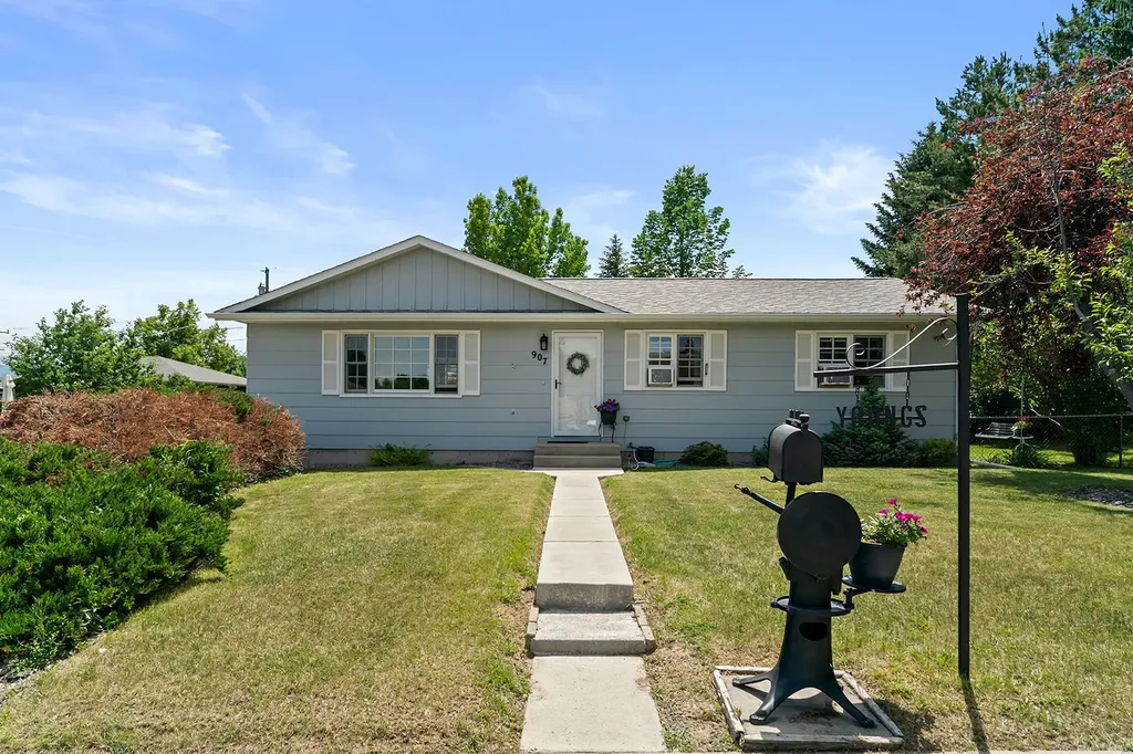 907 Birch Street Helena MT 59601