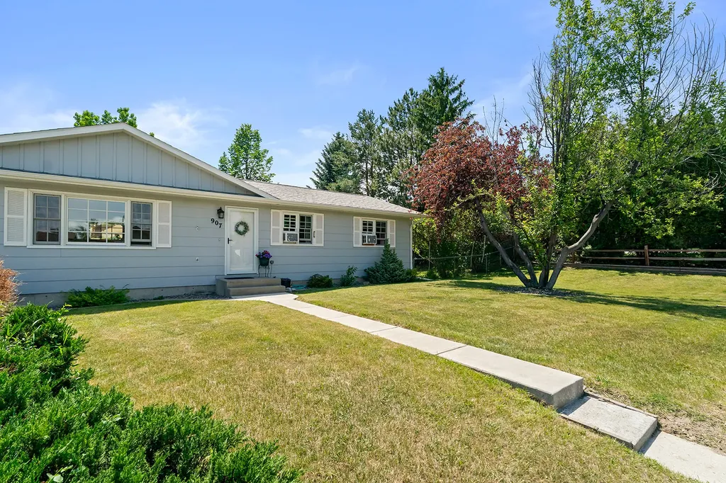 907 Birch Street Helena MT 59601