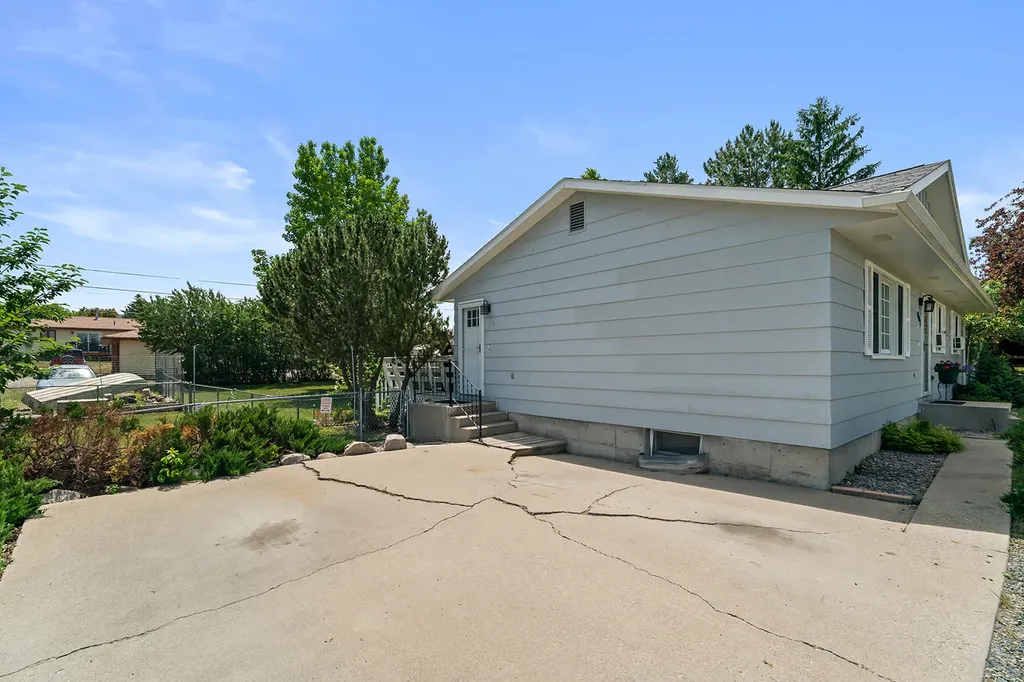907 Birch Street Helena MT 59601