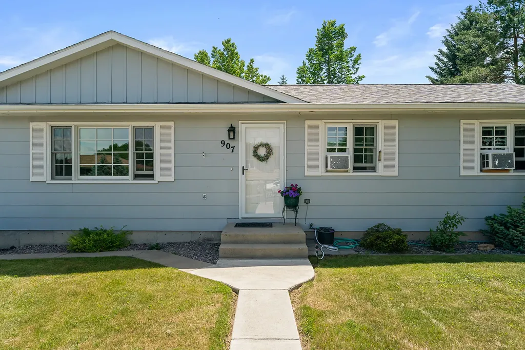 907 Birch Street Helena MT 59601