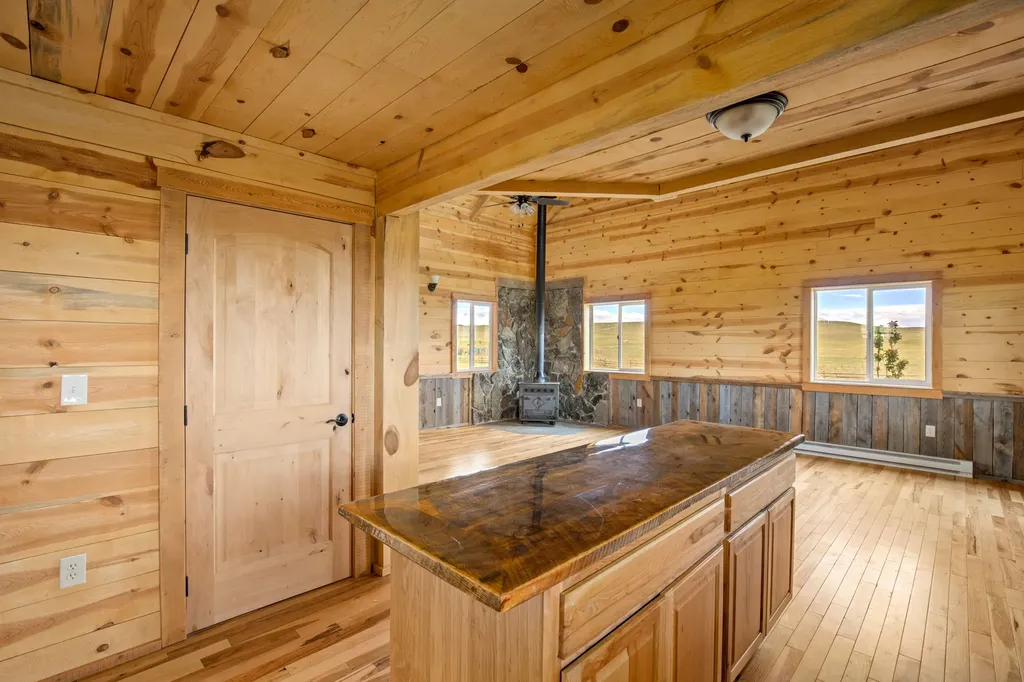 7985 N Cottonwood Drive Augusta MT 59410