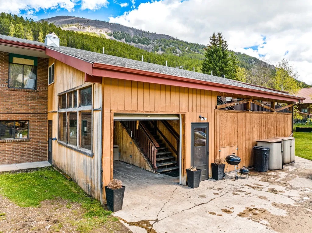 320 N Main Street Neihart MT 59465