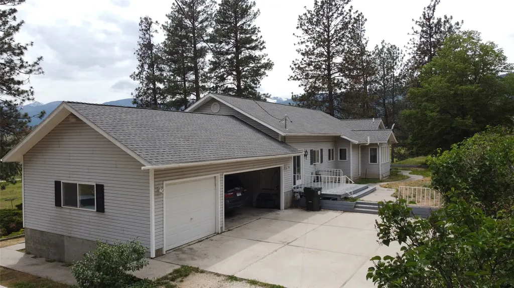 382 Sweathouse Creek Road Victor MT 59875