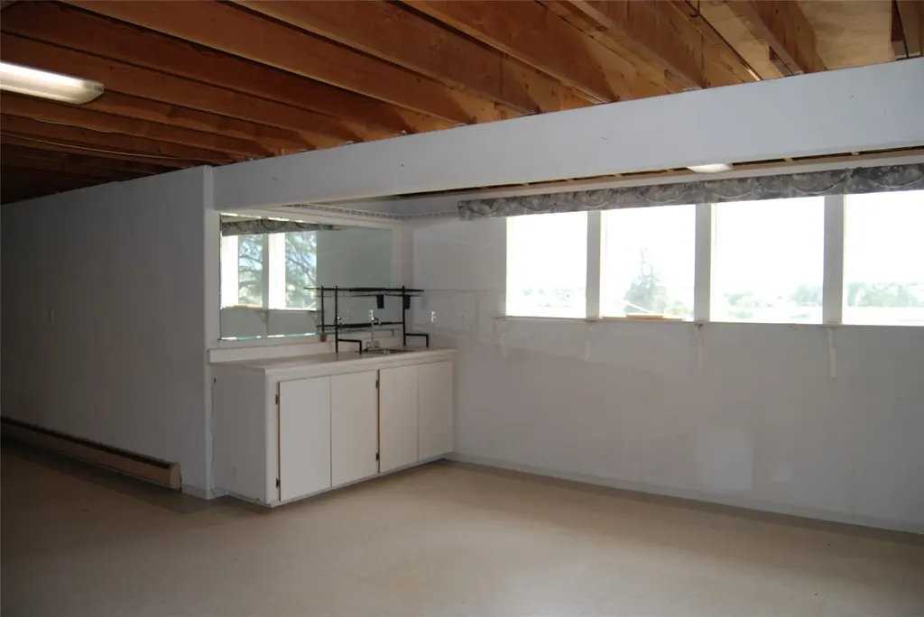 382 Sweathouse Creek Road Victor MT 59875