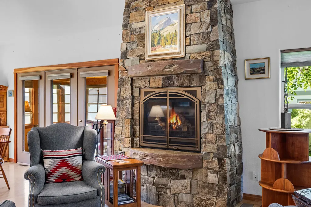 38 Gage Terrace Bigfork MT 59911