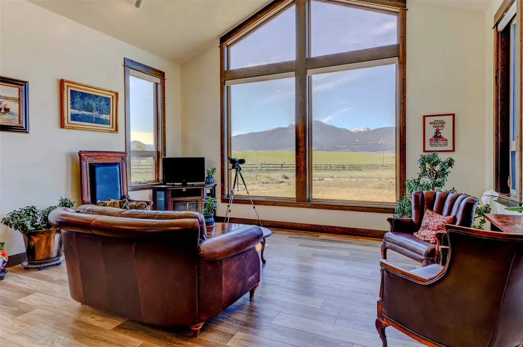 34 Obsidian Road Livingston MT 59047