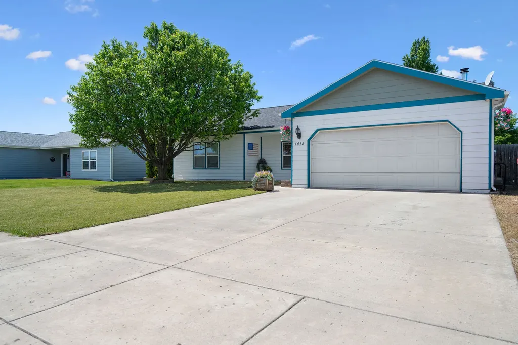 1415 Klondyke Loop Somers MT 59932