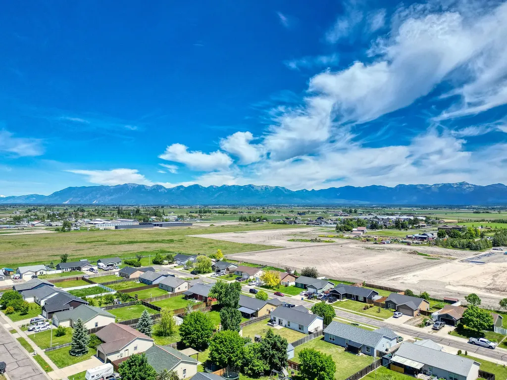 1415 Klondyke Loop Somers MT 59932