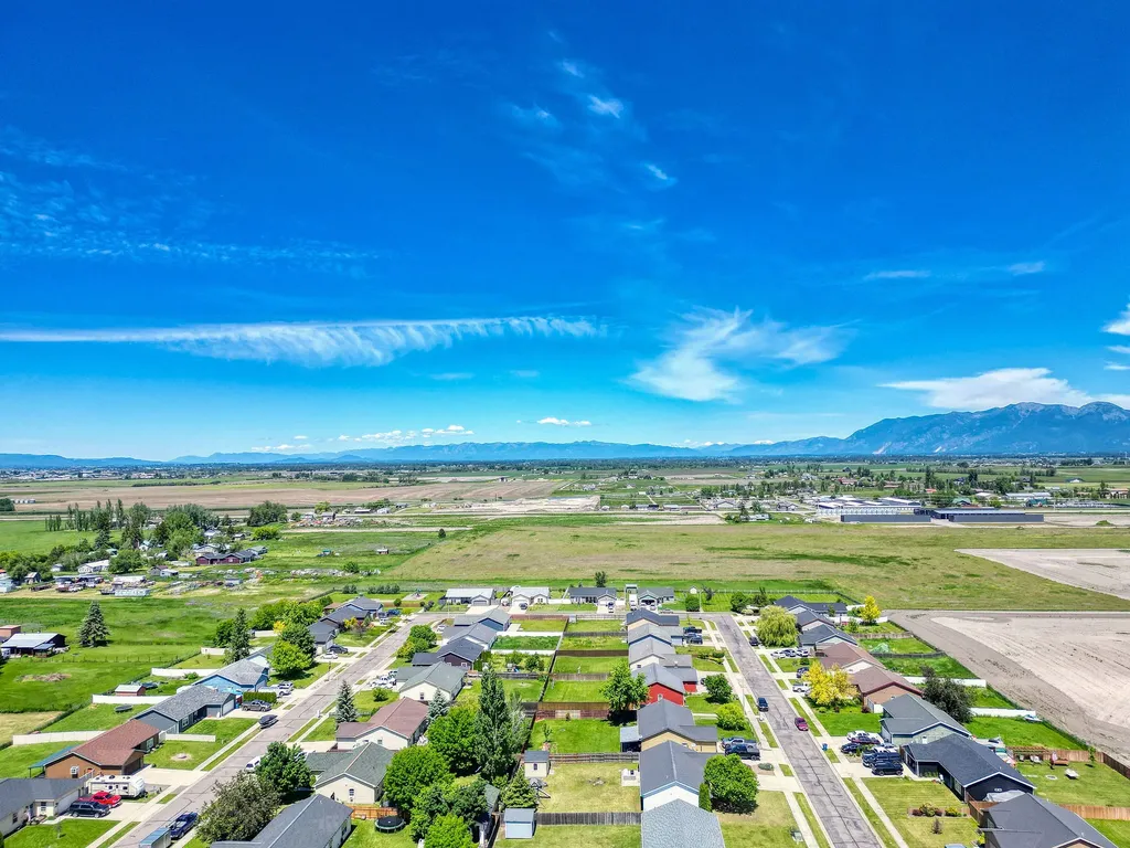 1415 Klondyke Loop Somers MT 59932