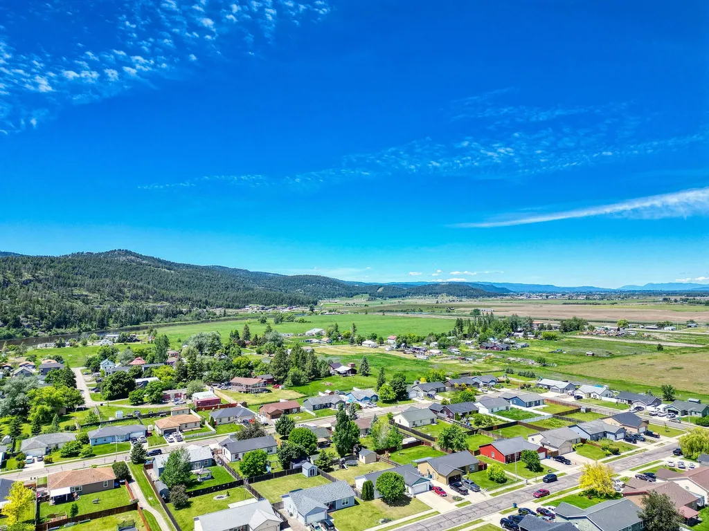 1415 Klondyke Loop Somers MT 59932