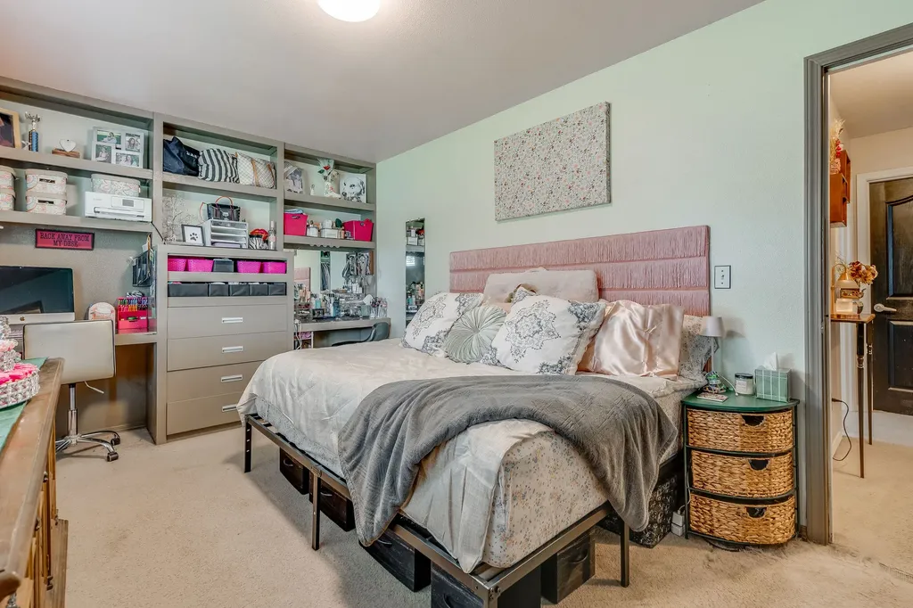 1415 Klondyke Loop Somers MT 59932