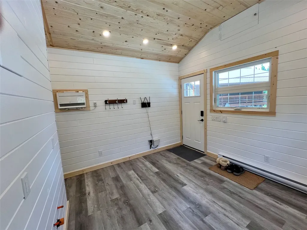 21 Abayance Loop Rexford MT 59930