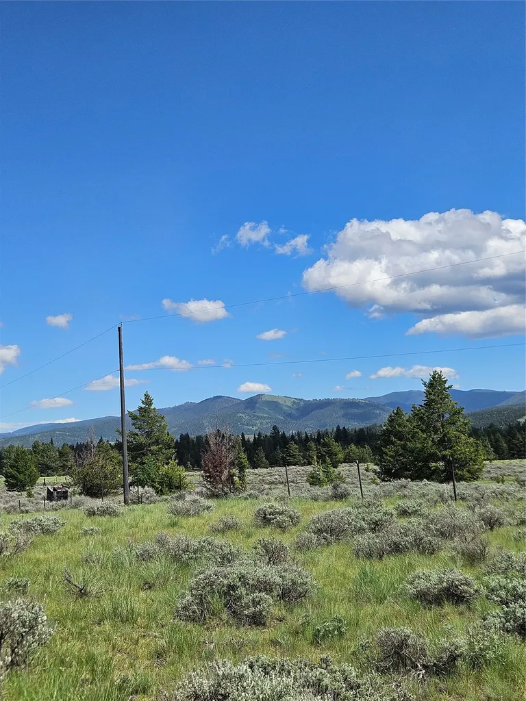 1720 High Chapparal Drive Lincoln MT 59639
