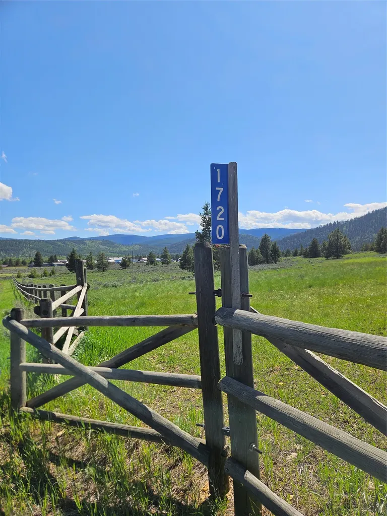 1720 High Chapparal Drive Lincoln MT 59639