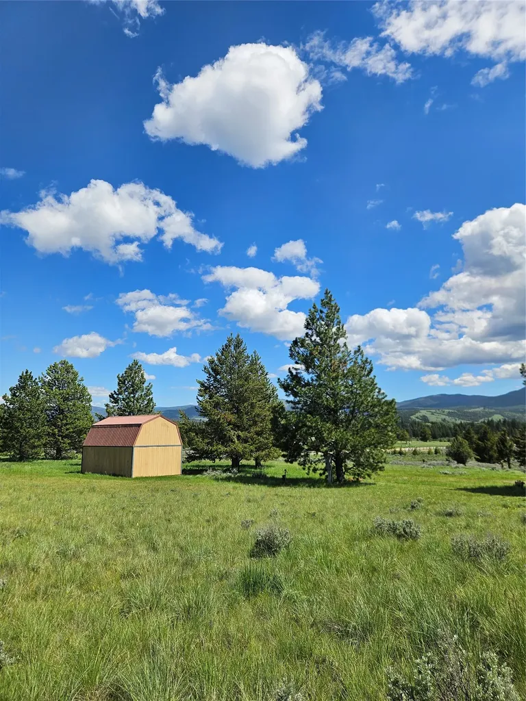 1720 High Chapparal Drive Lincoln MT 59639