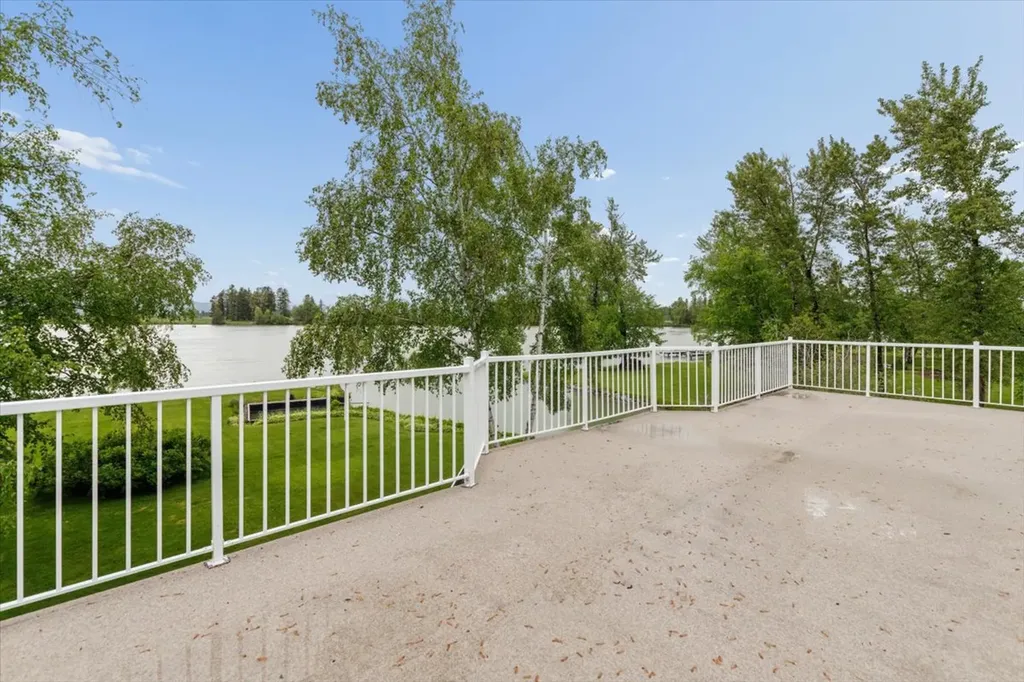 225 Siderius Lane Bigfork MT 59911