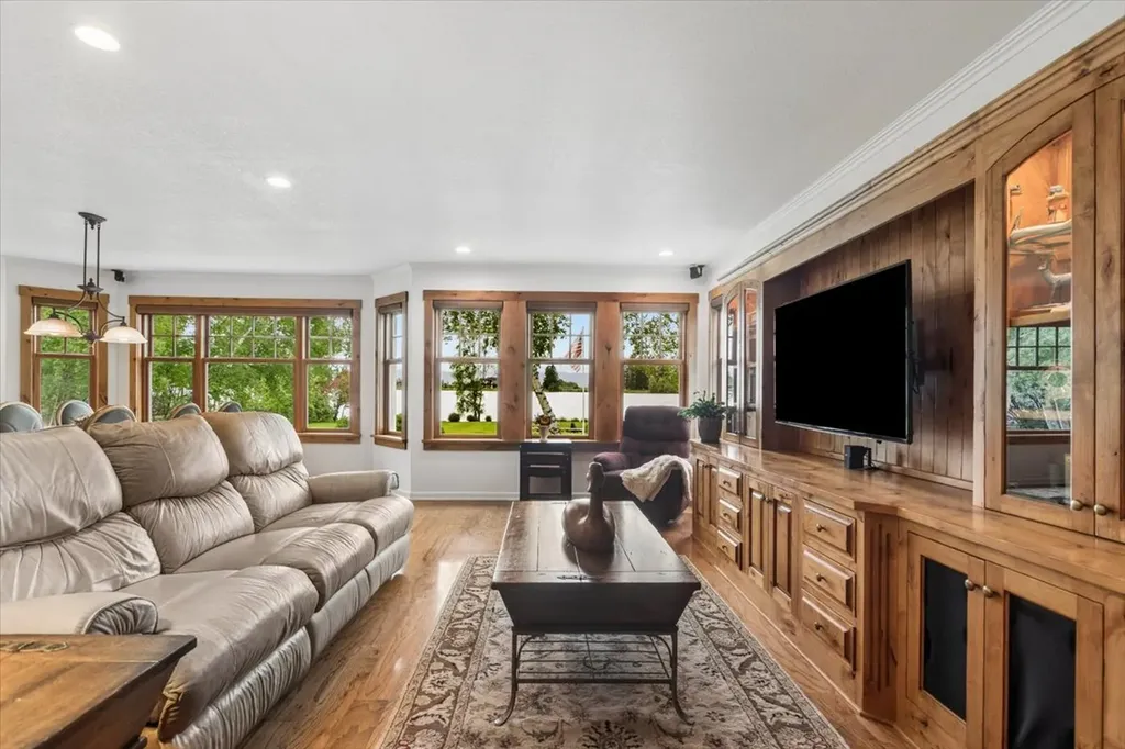 225 Siderius Lane Bigfork MT 59911