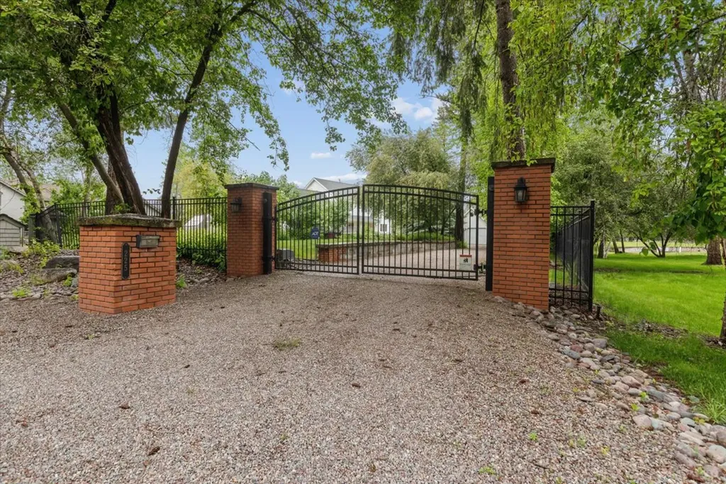 225 Siderius Lane Bigfork MT 59911
