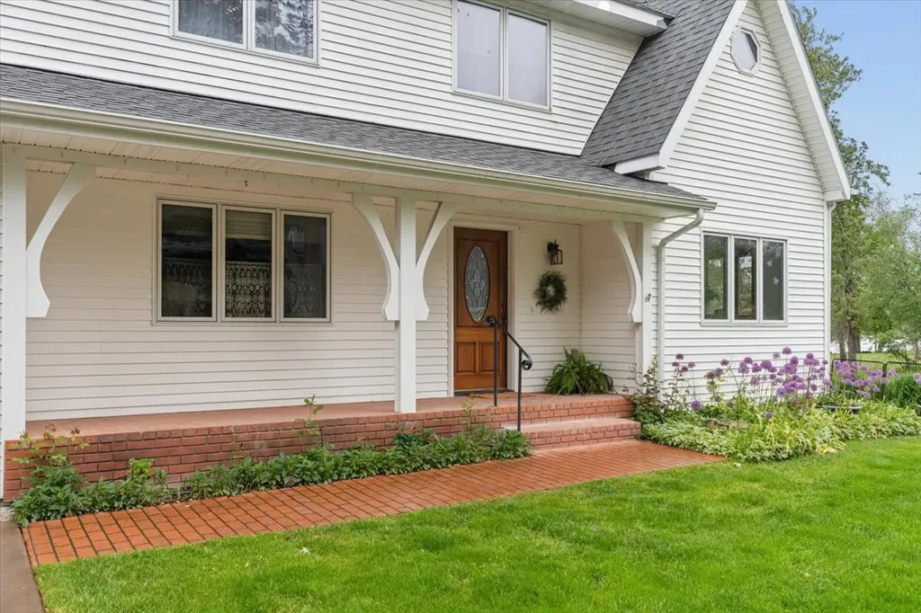 225 Siderius Lane Bigfork MT 59911