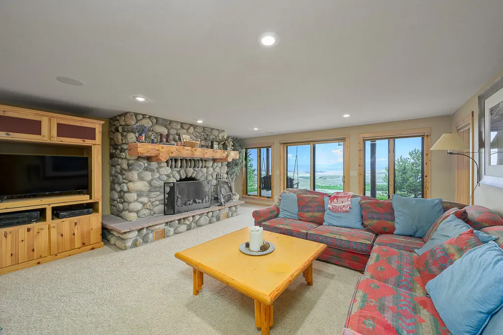 198 Meeteetse Trail Road Red Lodge MT 59068