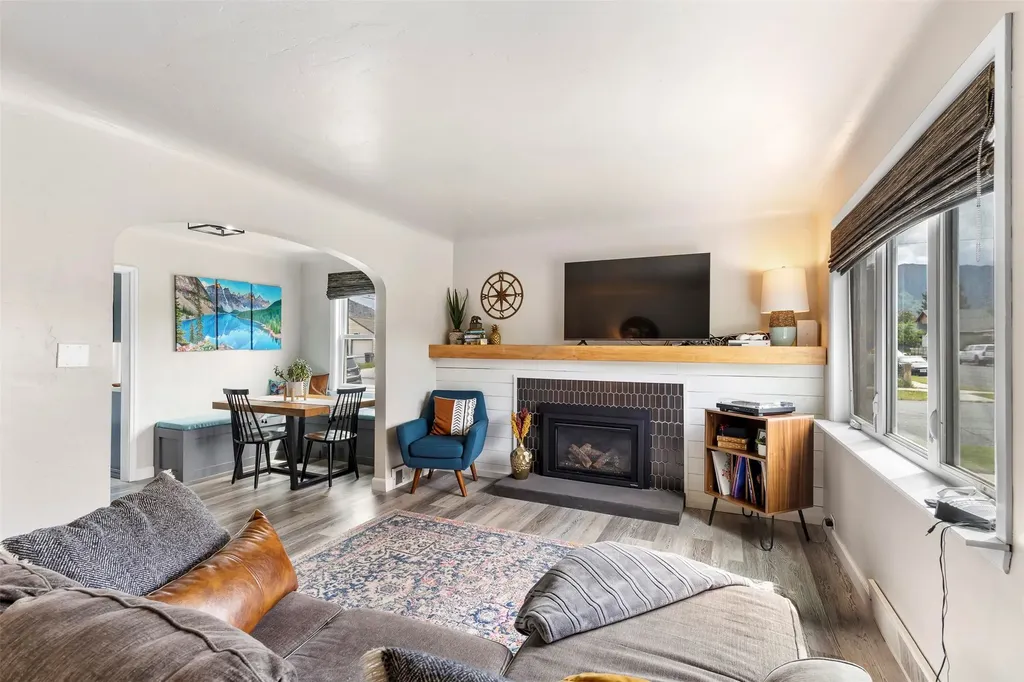 1955 Wall Street Butte MT 59701