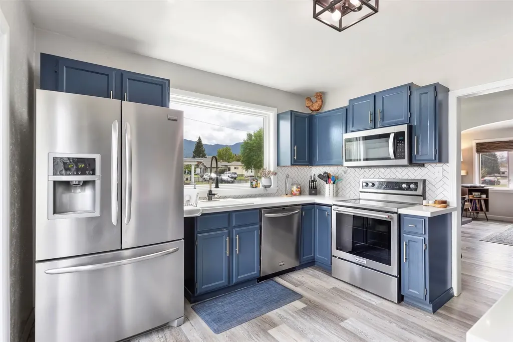 1955 Wall Street Butte MT 59701