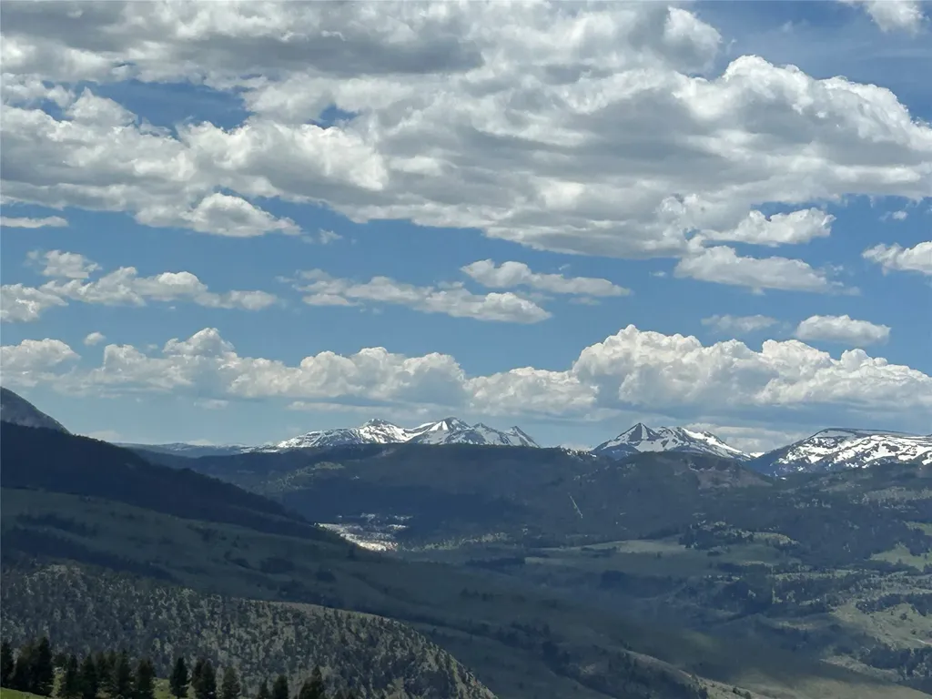 384 Crevice Mountain Road Gardiner MT 59030