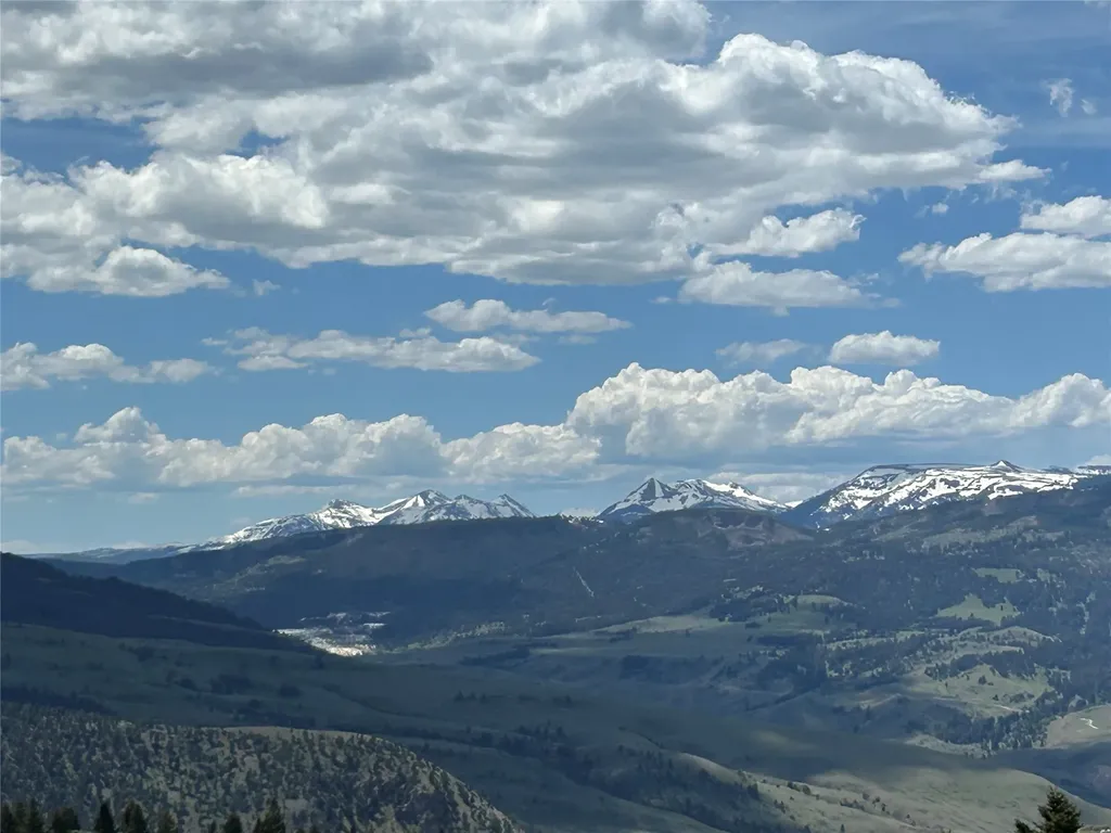 384 Crevice Mountain Road Gardiner MT 59030
