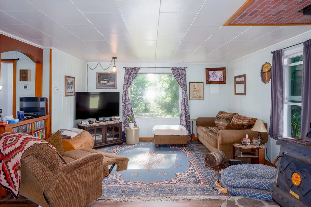 201 N 10th Street Troy MT 59935