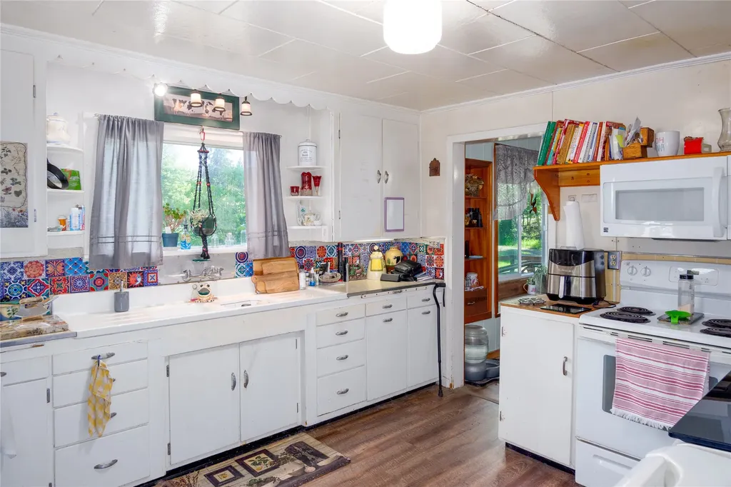 201 N 10th Street Troy MT 59935