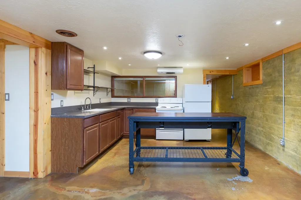 1732 Defoe Street Missoula MT 59802